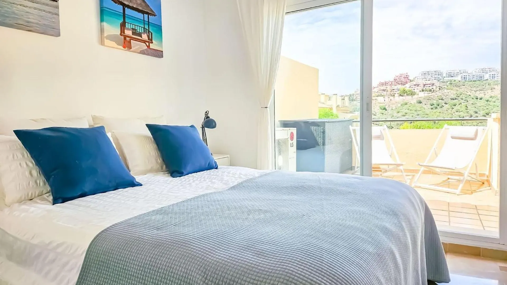 1 Bed Penthouse Apt In Calahonda Sitio de Calahonda